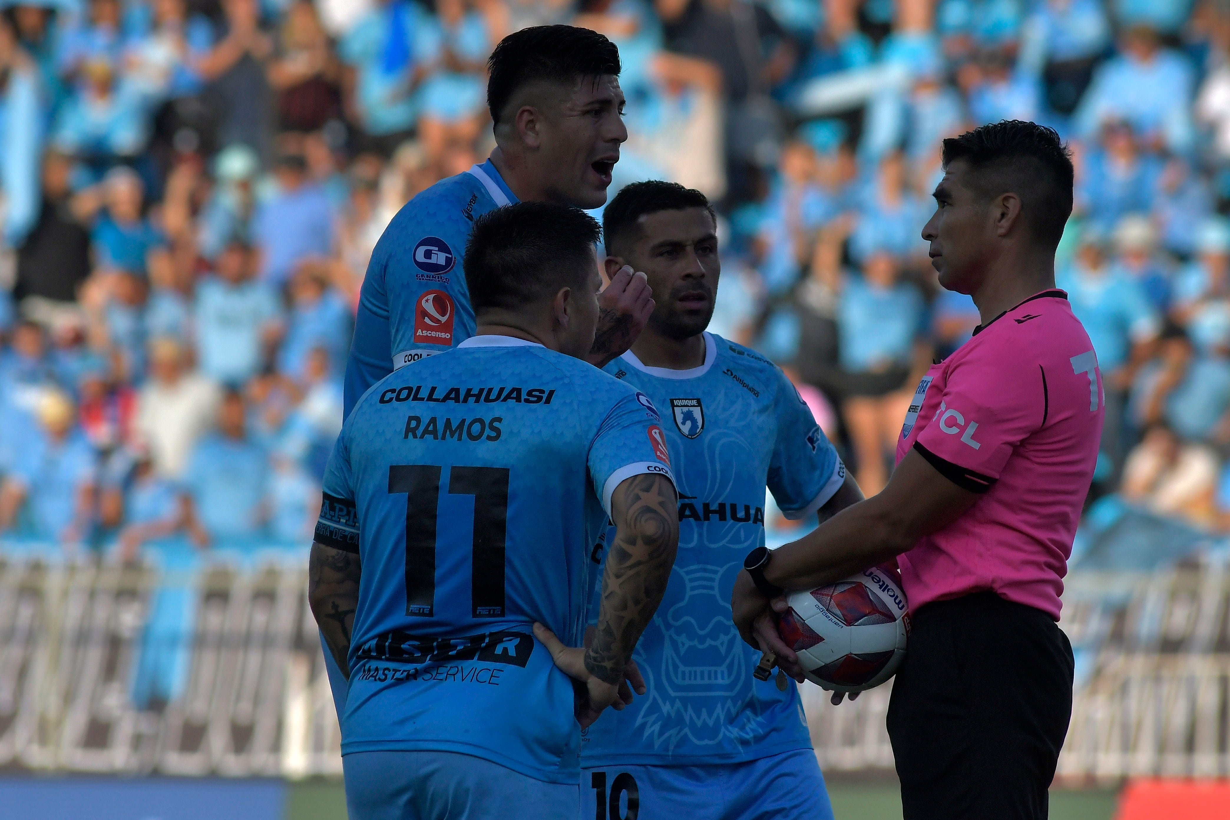 Las críticas contra José Cabero por anularle el gol a Edson Puch | Agencia Uno