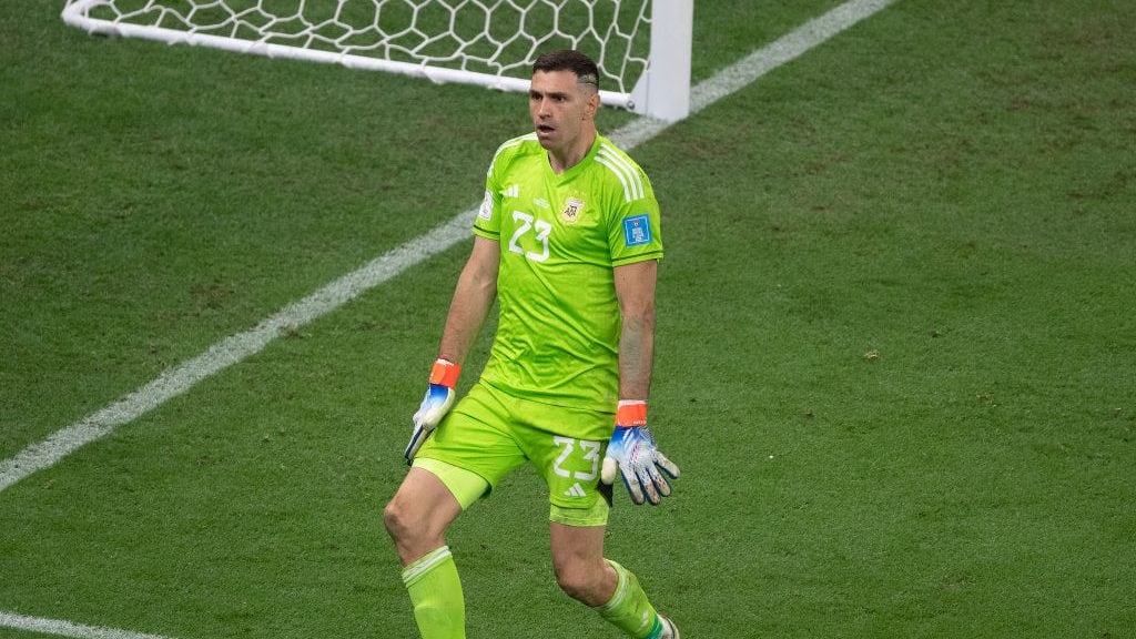 Dibu Martínez