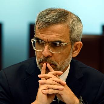 “Podría generar hipótesis de conflicto de interés”: Ministro Cordero aborda supuesto vínculo de juez Urrutia con reo beneficiado por abogado en común