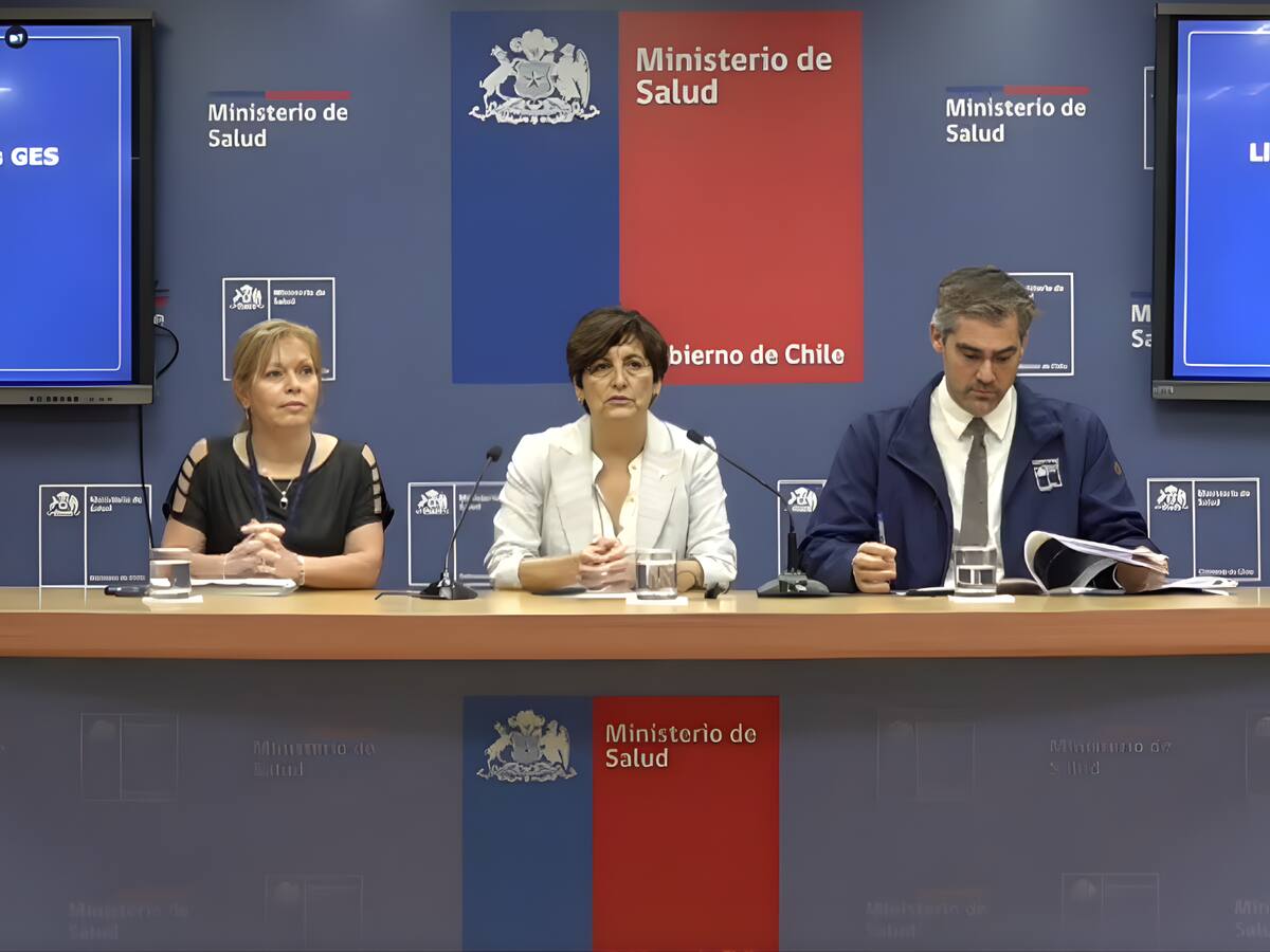 Minsal destaca reducción histórica de tiempos de espera y salida masiva de listas No GES: 2 millones de personas han salido en 2025