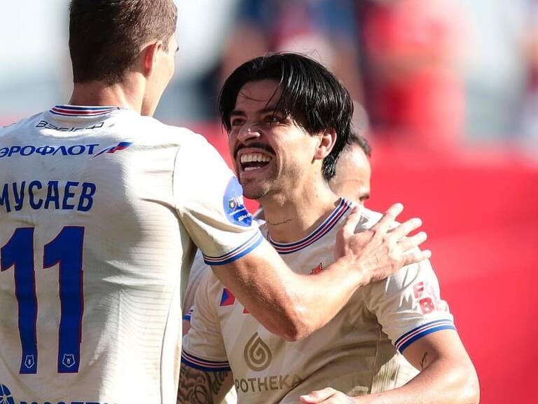 Víctor Dávila se luce con una asistencia y celebra en Rusia antes de volver a La Roja para jugar Eliminatorias