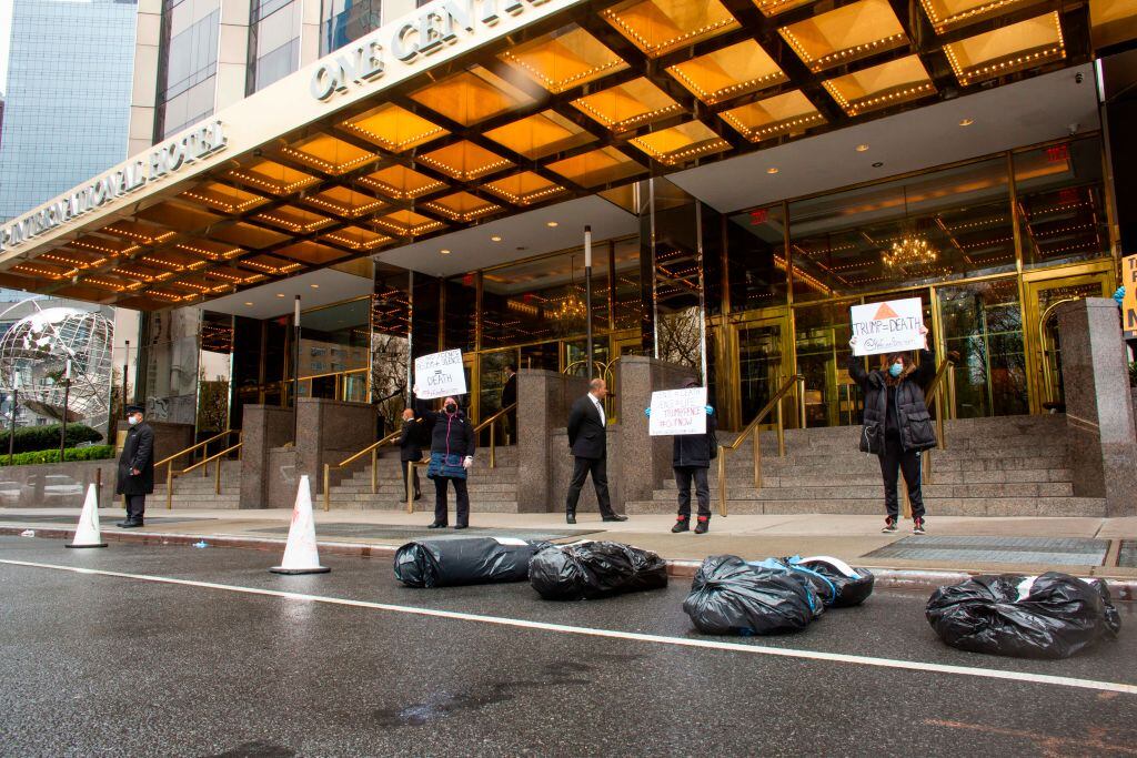 Una protesta ante el Trump International Hotel de Washington