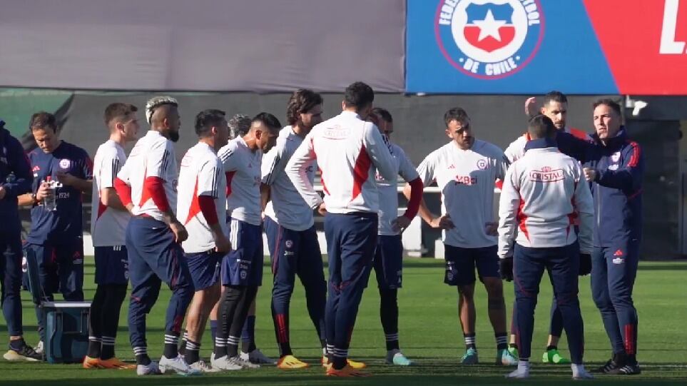 Con las principales figuras: el primer once que prepara Berizzo para el duelo entre Chile y República Dominicana