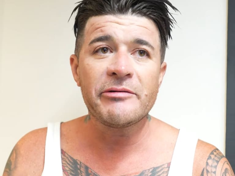 Influencer chilena afirma estar embarazada de Junior Playboy: tuvieron íntimo encuentro en reality freak