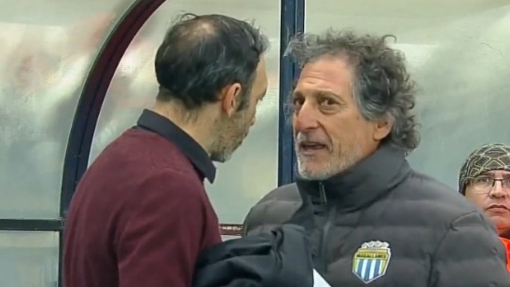 El tenso cara a cara entre Mario Salas y Juan Manuel Azconzábal