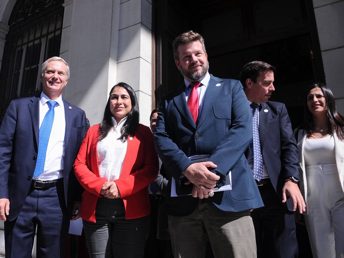 Partidos Republicano, Social Cristiano y Nacional Libertario sellan pacto parlamentario de cara a las elecciones