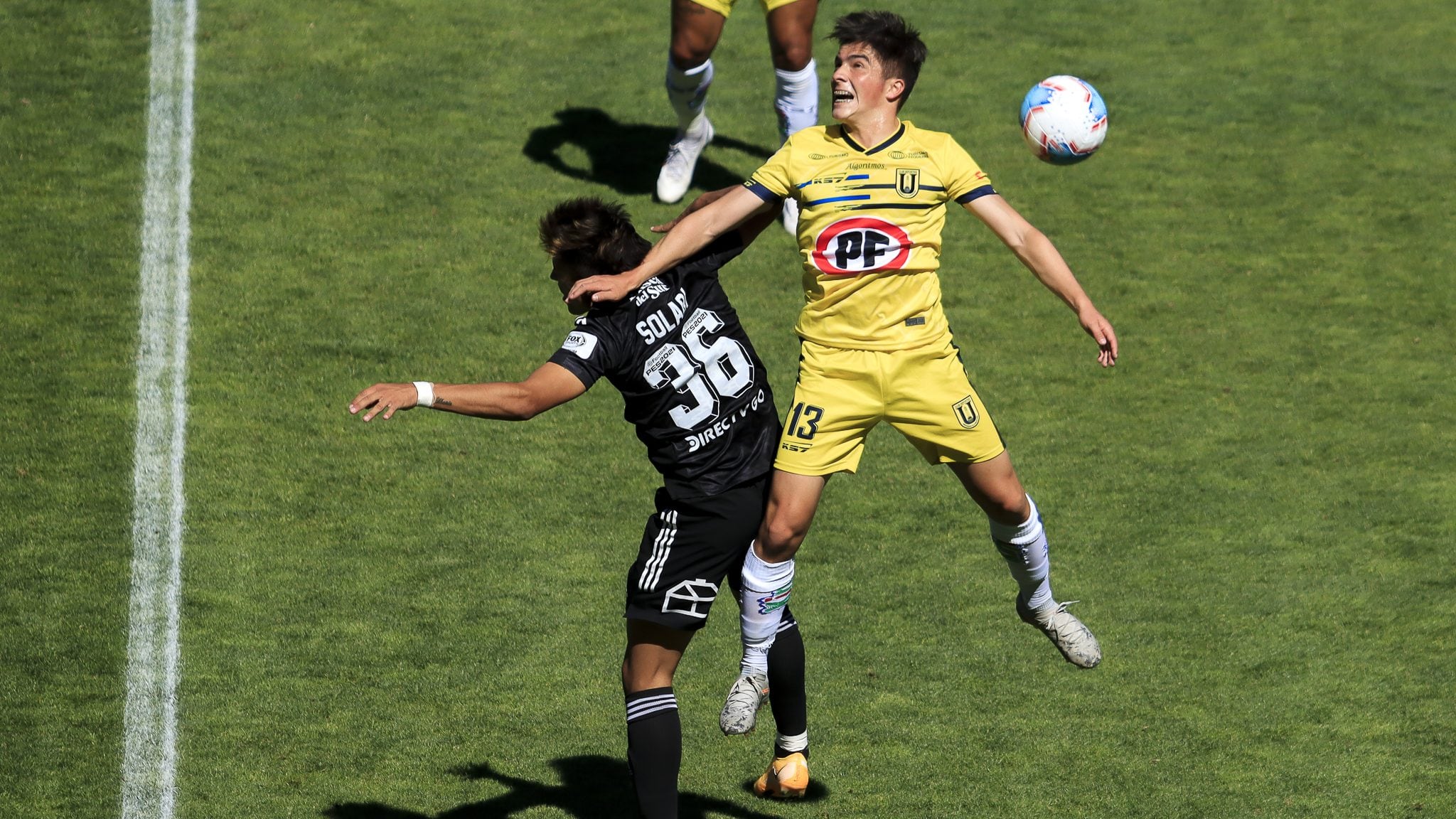 13 DE ENERO DE 2021/CONCEPCIONPablo Solari (i) y Leandro Diaz (d), durante el partido valido por el Campeonato Nacional AFP PlanVital 2020, entre Universidad de Concepcion y Colo Colo, disputado en el Estadio Ester Roa.
FOTO: JUAN ROBERTO PAREDES/AGENCIAUNO