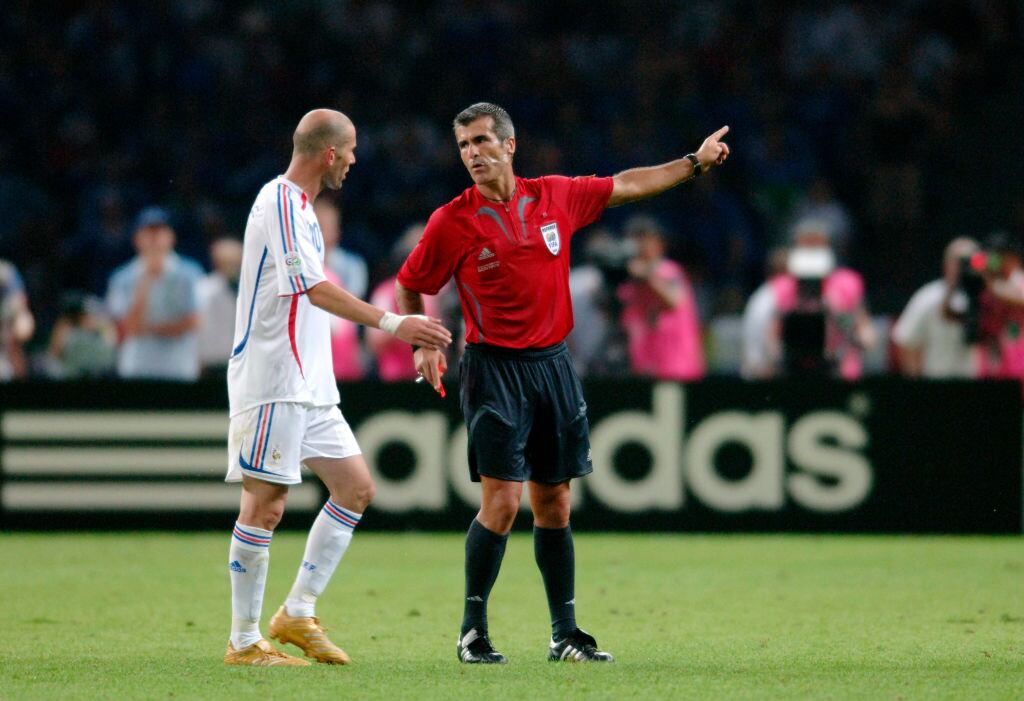 Zinedine Zidane es expulsado en la final del Mundial 2006