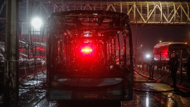 Bus incendiado, bus quemado, 1024x576 jpgok