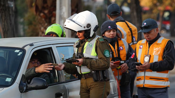Restricción vehicular en Chile 2026: qué vehículos no pueden circular hoy miércoles 13 de mayo en Santiago