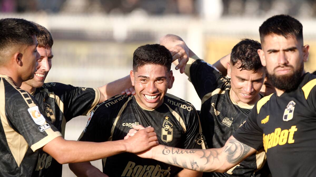 Coquimbo Unido festeja en cancha ante Palestino, “le da una mano” a los grandes y extiende su racha invicta