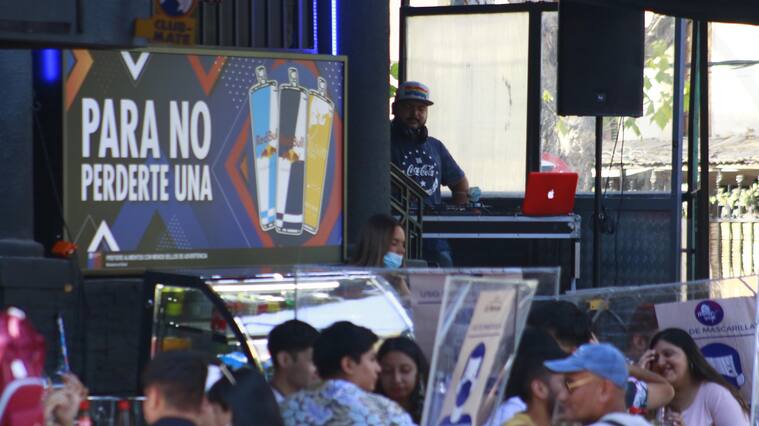 Prohibición de poner música en bares