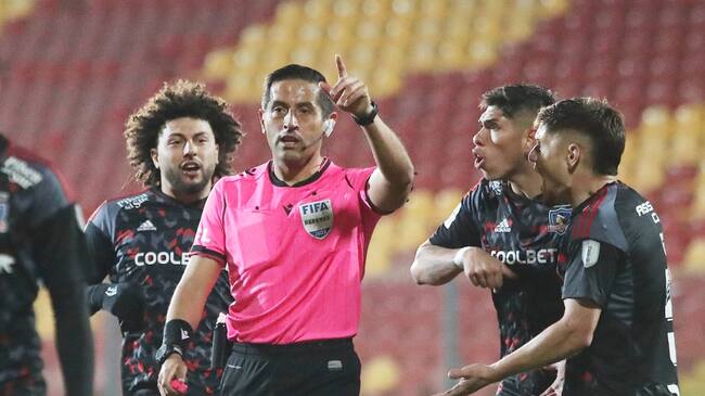 Francisco Gilabert será sancionado por su desempeño en el UC-Colo Colo: en la Comisión de Árbitros reconocieron sus errores