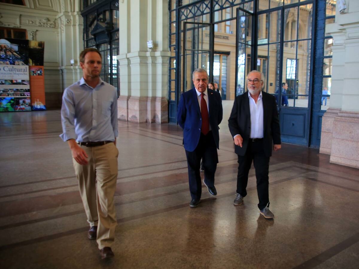 Gobierno evalúa posible arriendo de Estación Mapocho para habilitarlo como recinto hospitalario