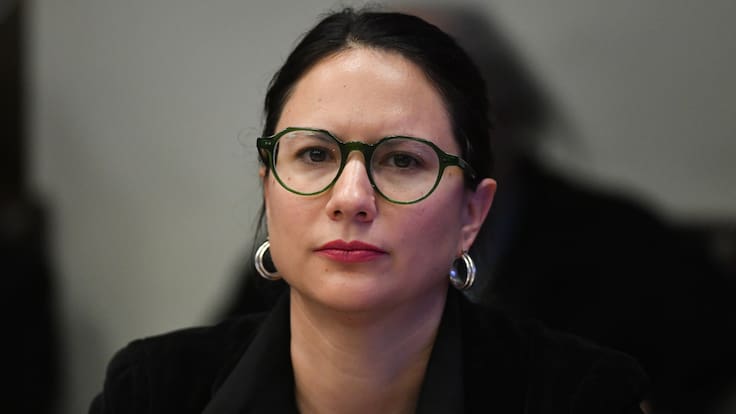 Diputada Irací Hassler acusa información “falsa” tras dichos sobre posible destitución por caso Sierra Bella