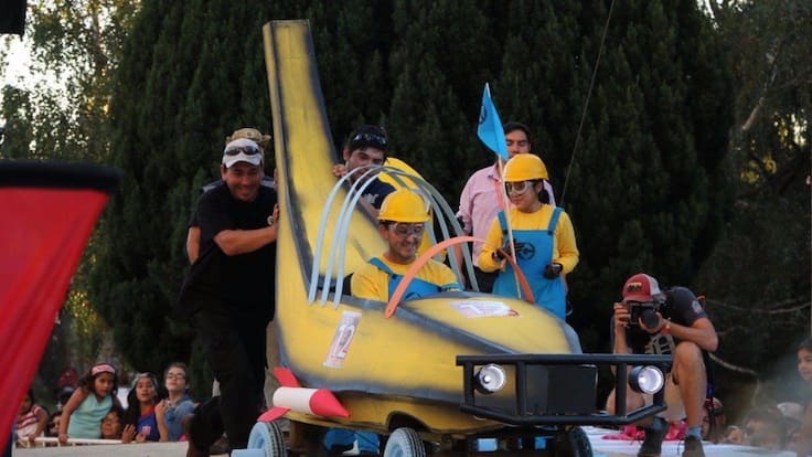Carrera de autos locos en Valdivia