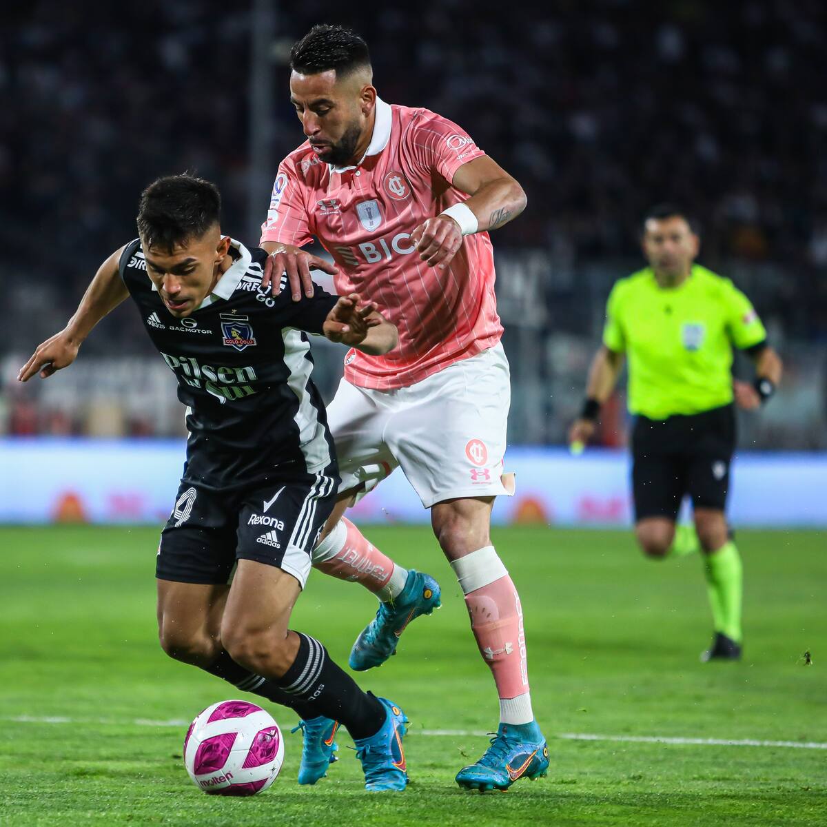 “Hincha de la U, formado en la UC”: el día en que los fanáticos de Colo Colo le hicieron la vida imposible a Mauricio Isla