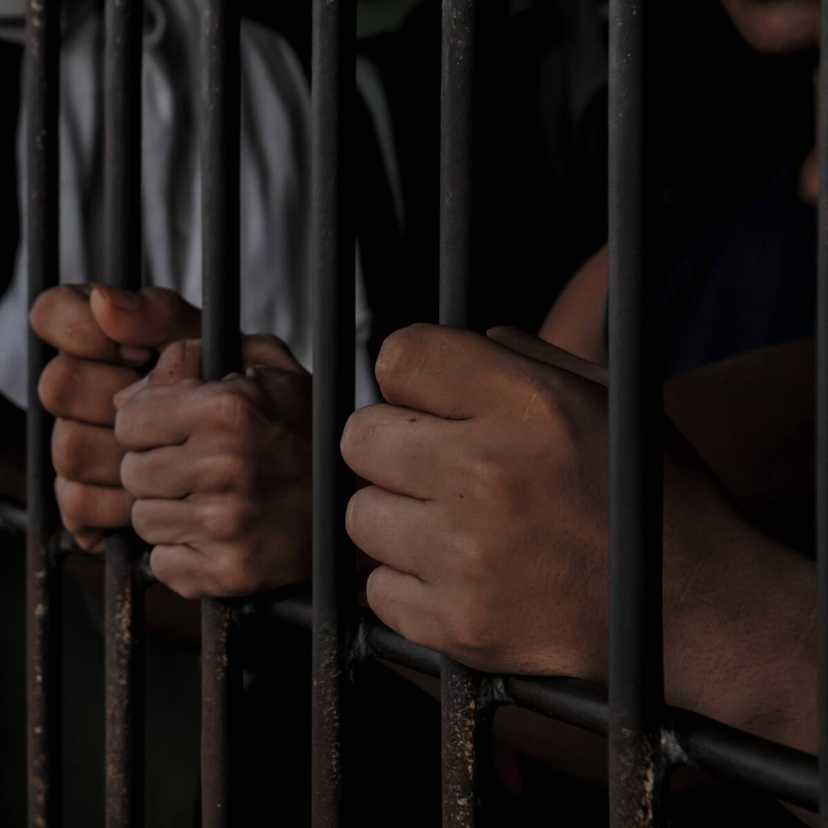 Hasta una Glock oculta en el abdomen: detienen a 2 argentinos que ingresaron armas por paso Los Libertadores