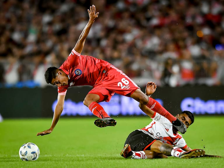 Pablo Guede amarga el debut del River Plate de Paulo Díaz en la Copa de la Liga Argentina