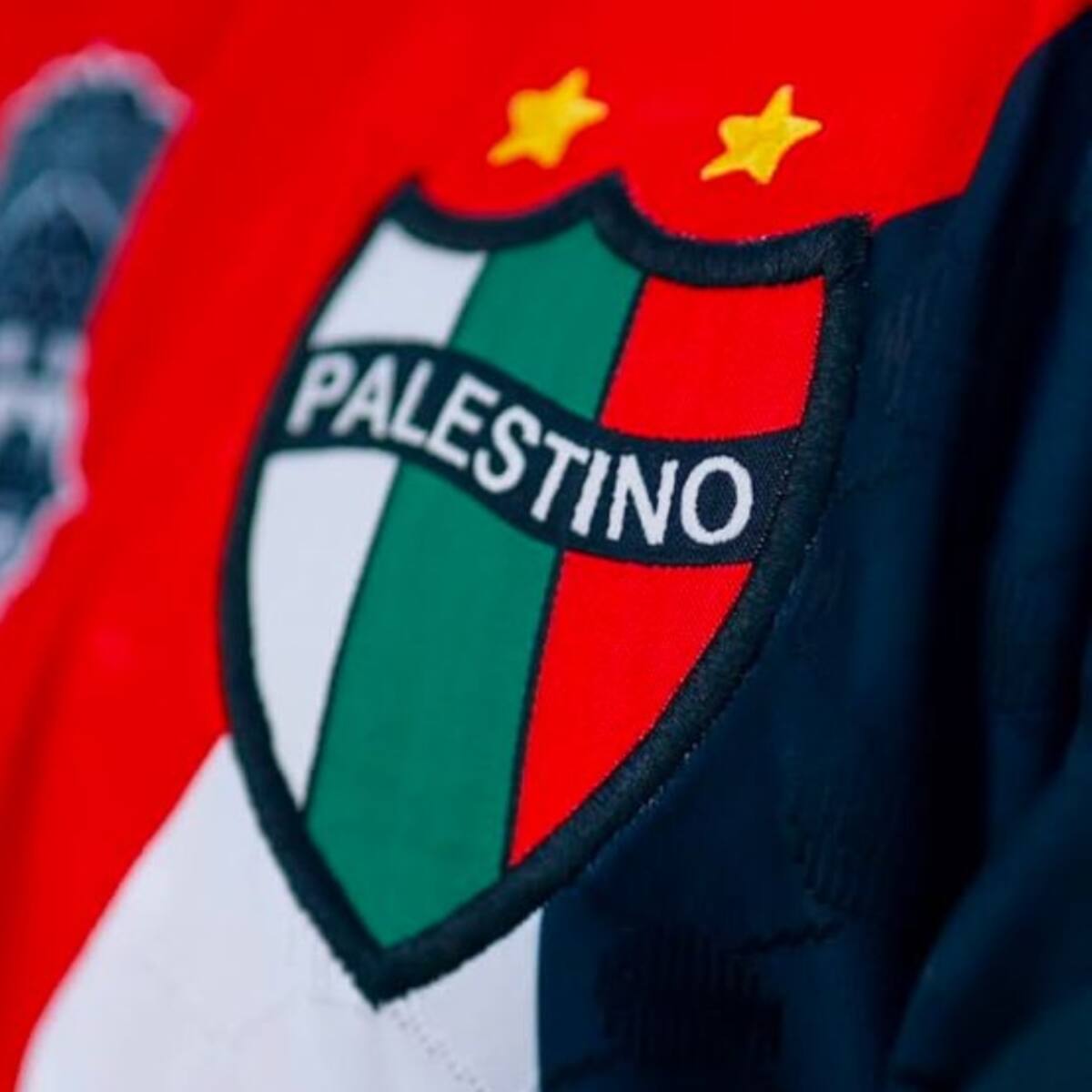 Palestino presenta camiseta especial en conmemoración del Día de la Tierra Palestina