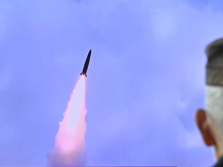 La televisión surcoreana informa el lanzamiento de misiles desde Corea del Norte
