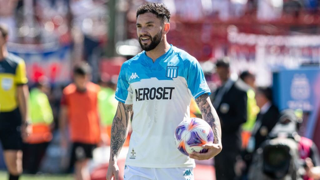 Se vuelve a Chile: Eugenio Mena apunta a Racing y hay avances para su firma por la UC