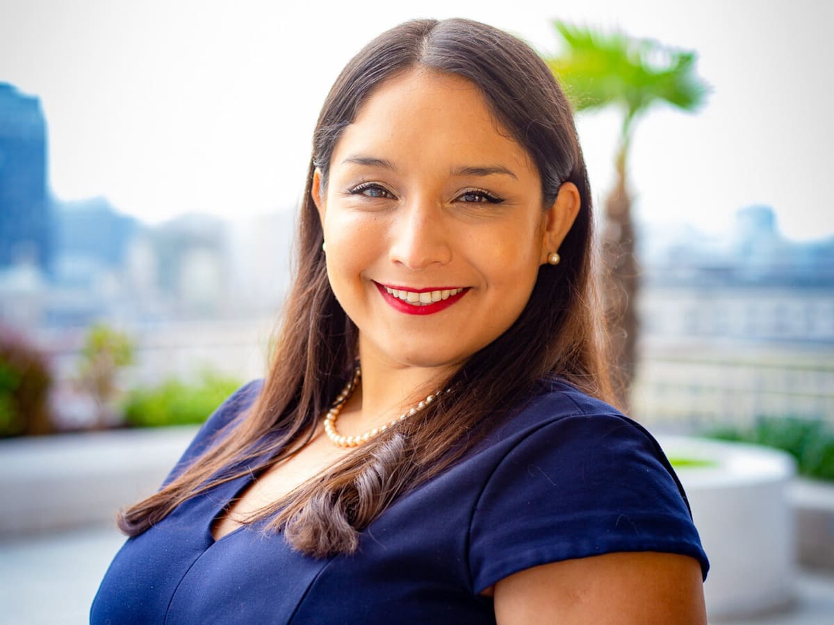 Quién es Tamara Morales, la cónsul chilena en Japón que generó debate en redes sociales por su vestimenta