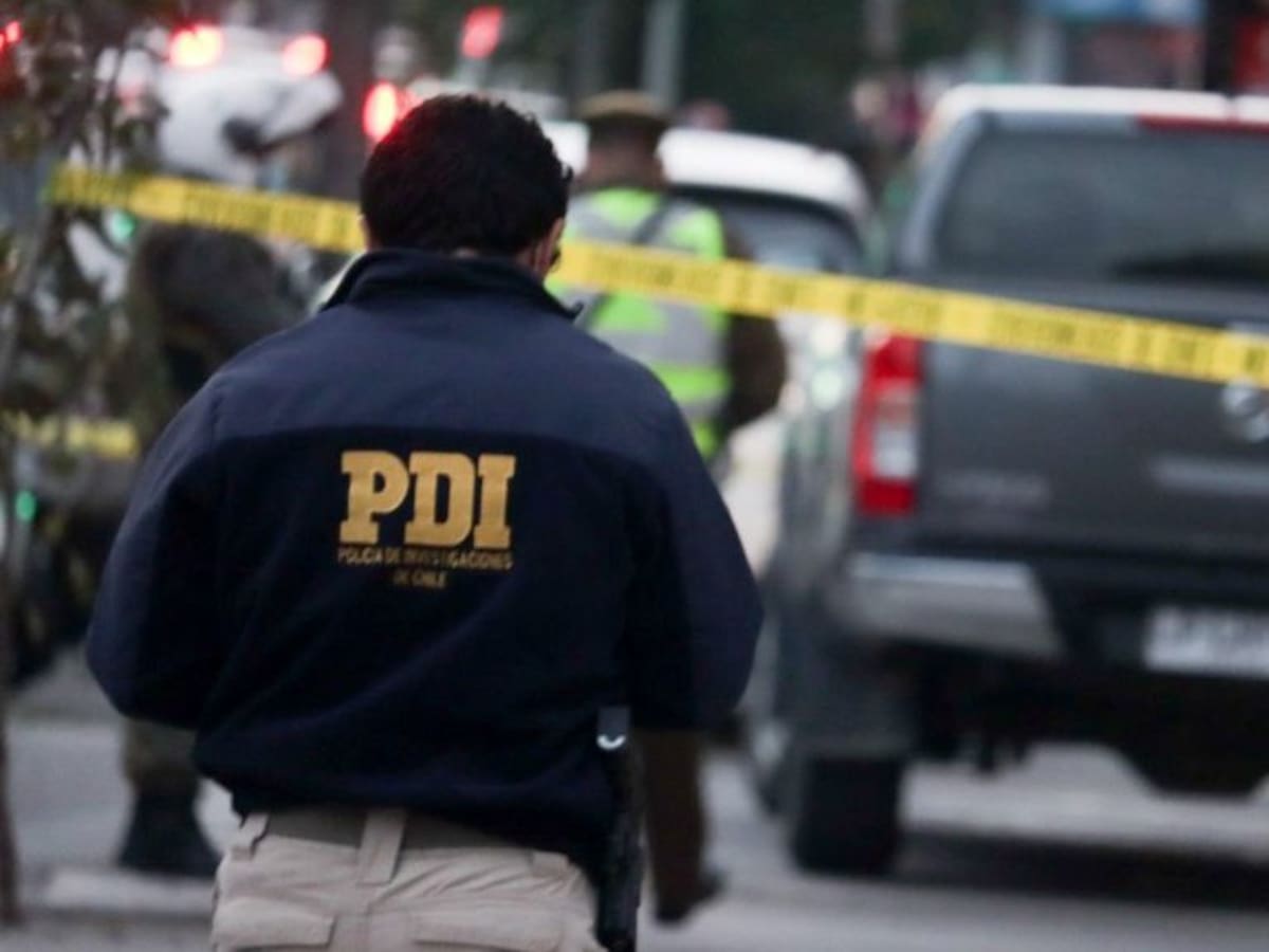 Fingieron ser policías: delincuentes realizan turbazo a familia en Macul