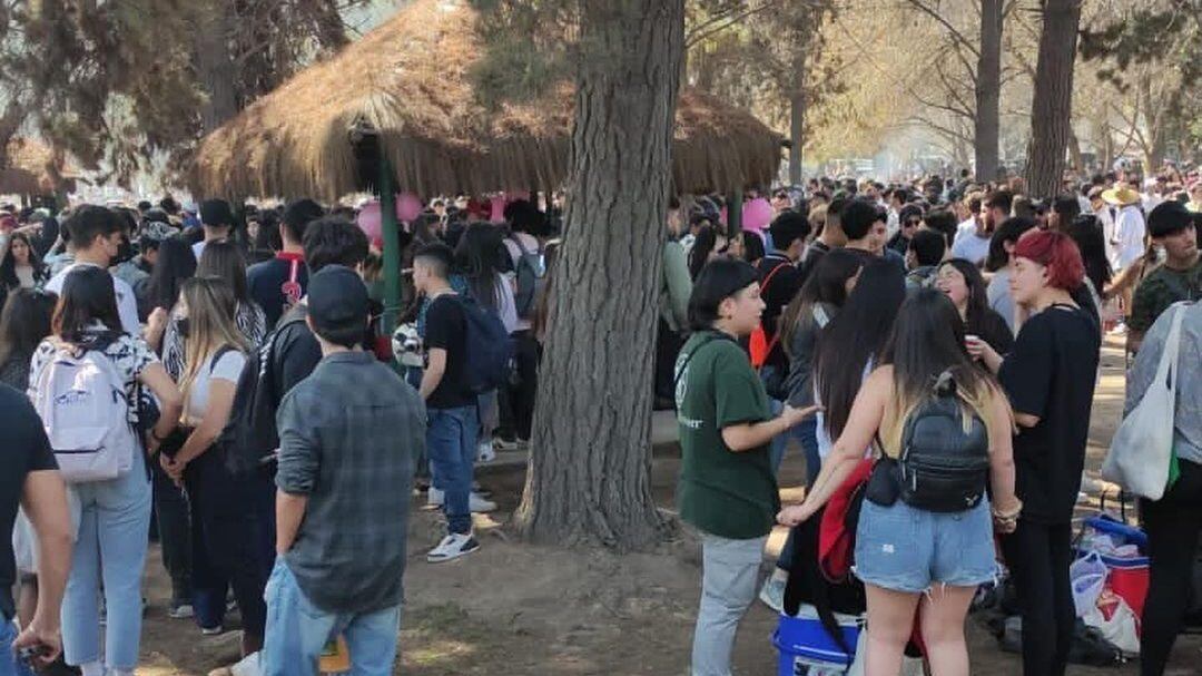 Fiesta en el Parque Padre Hurtado superó el aforo permitido