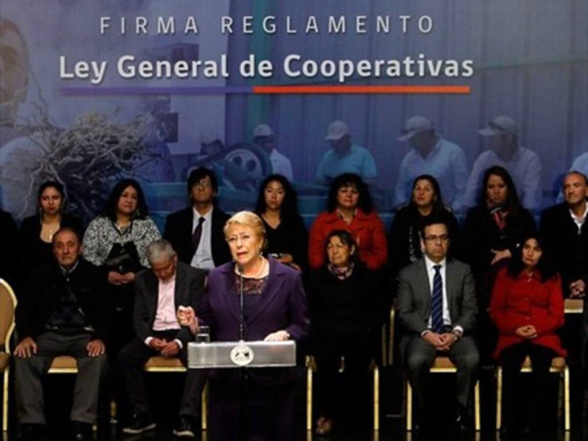 Bachelet: «Los esfuerzos para enfrentar la economía desacelerada van en la dirección correcta»