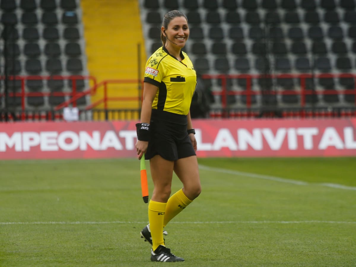 Loreto Toloza apunta a su regreso al arbitraje profesional tras 30 fechas de castigo: “Voy a retomar mi carrera, no se ha acabado”
