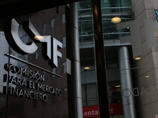 CMF por denuncias y estafa