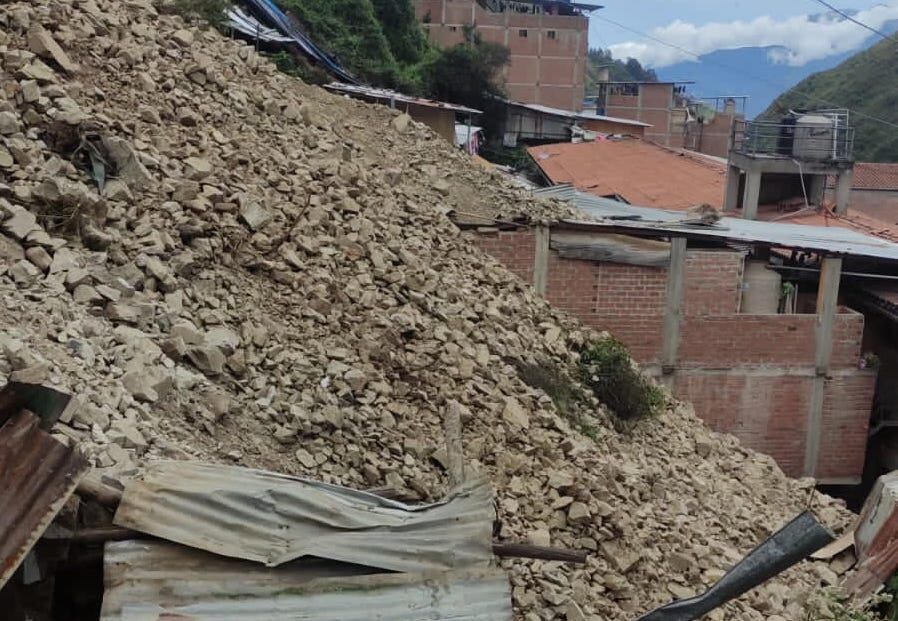 El alud afecta a viviendas en una localidad de la provincia peruana de Pataz