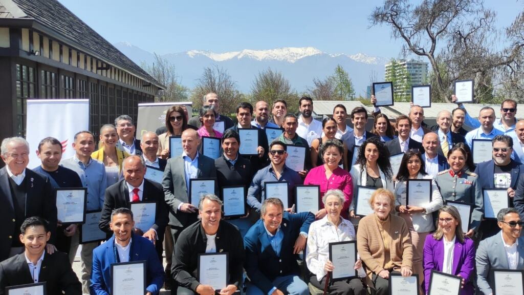 Asociación de Atletas Olímpicos desarrollan ceremonia de reconocimiento: "Es el comienzo de algo muy importante"