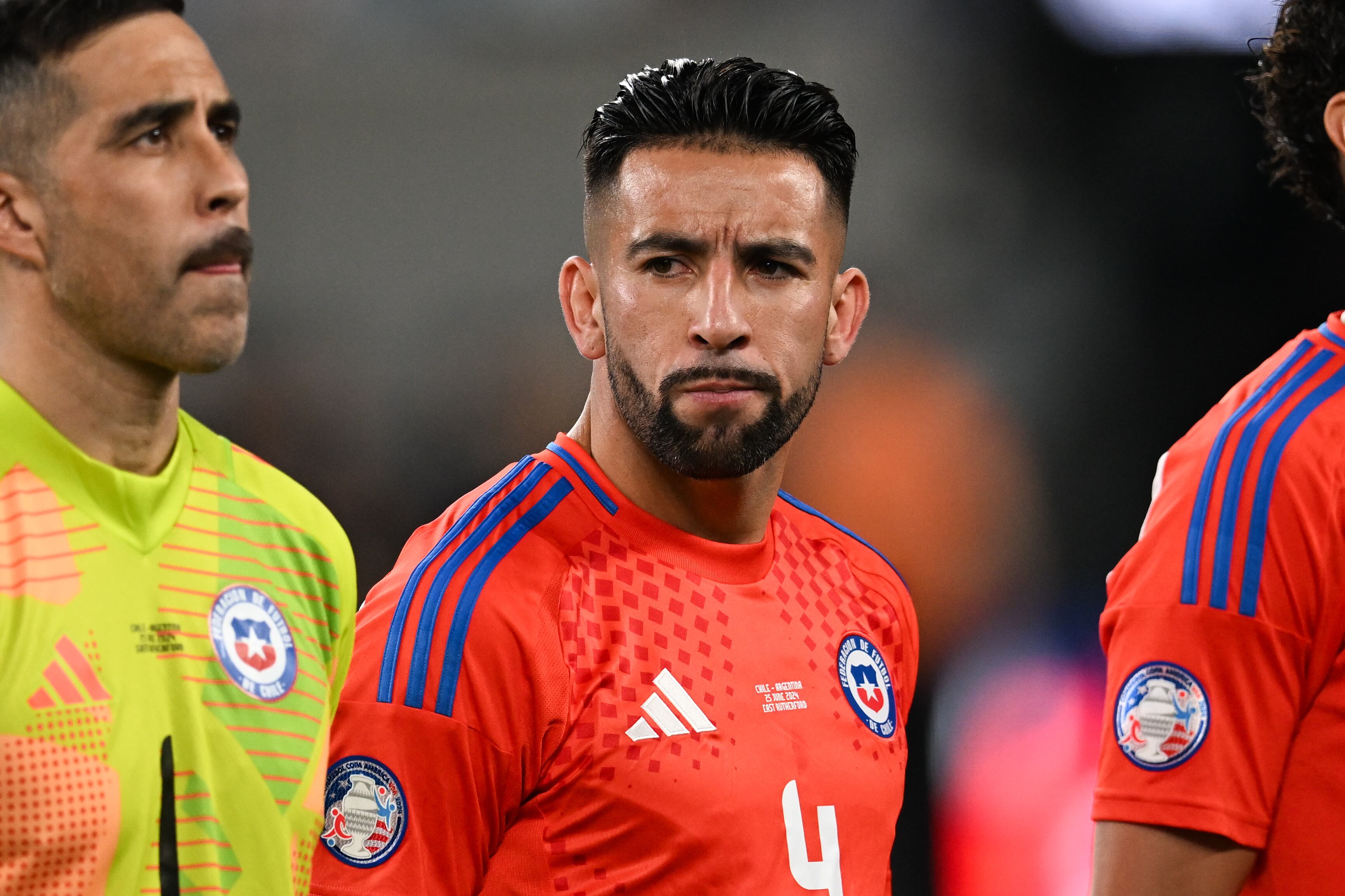 “Más respeto”: Mauricio Isla salió al paso de las declaraciones Aníbal Mosa por su ‘frustrado’ arribo a Colo Colo | Getty Images