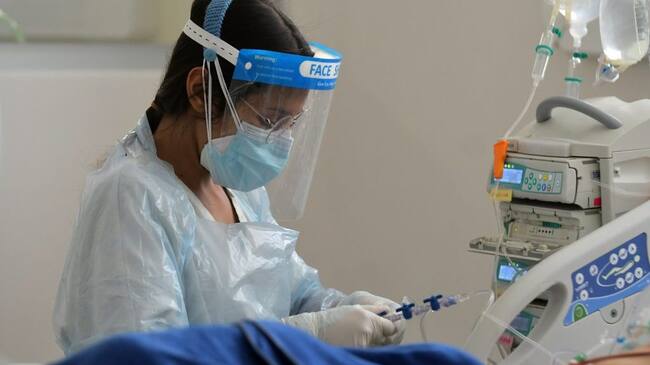 23 de Marzo de 2021 / IQUIQUE En las tres Unidades de Cuidados Intensivos (UCI) habilitadas en el Hospital Regional Dr. Ernesto Torres Galdames, se mantienen los pacientes más críticos contagiados por Covid-19.
FOTO: CRISTIAN VIVERO BOORNES/AGENCIAUNO
