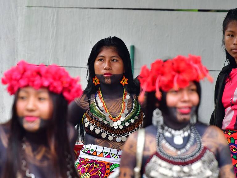 Mujeres del pueblo originario Emberá en el distrito Chepo de Panama