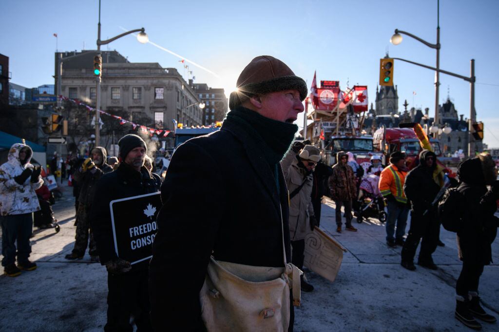 Manifestantes antivacunas y camioneros protestan en Canadá