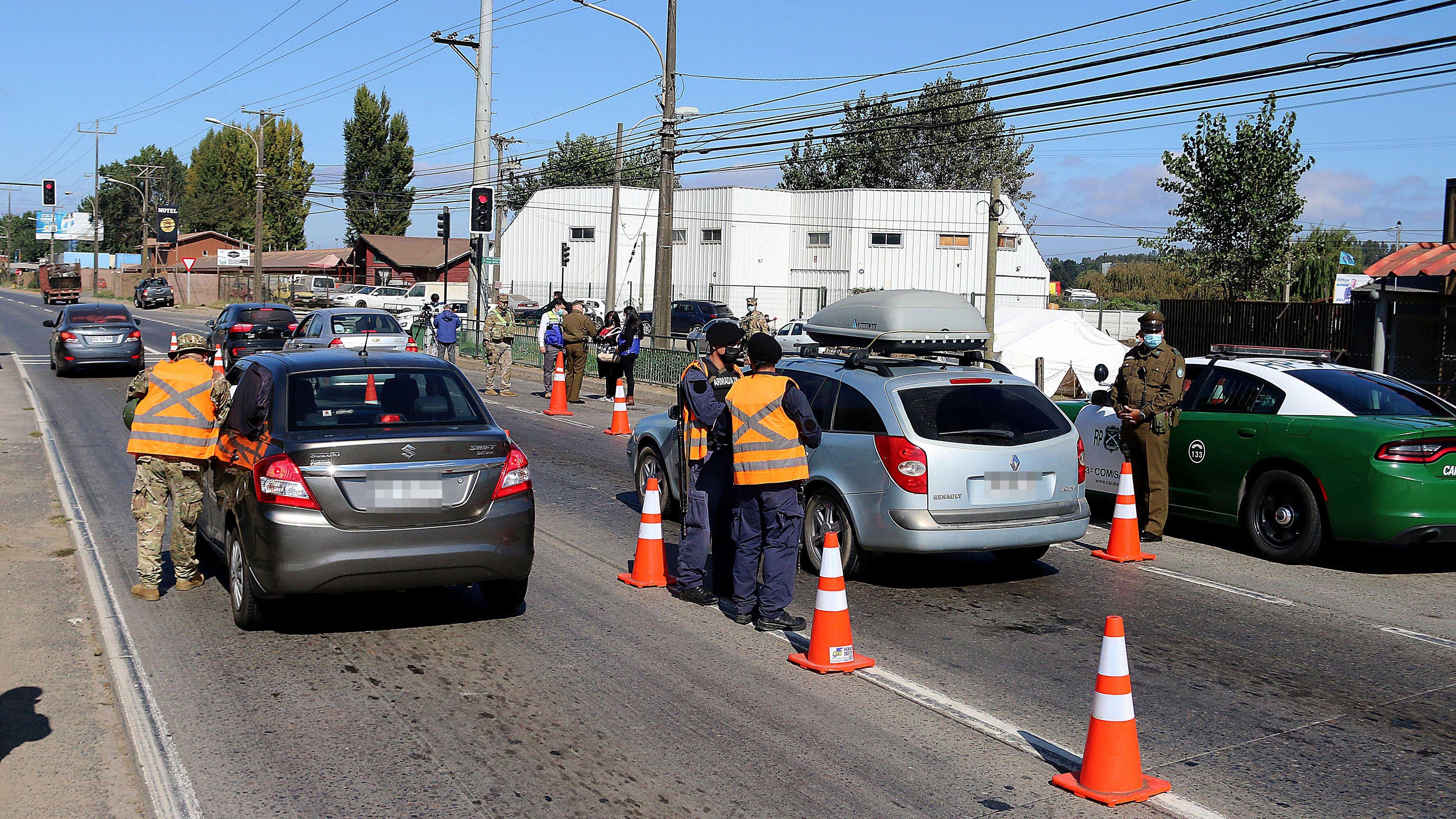 02 de Abril de 2021 / CONCEPCION
Fiscalizacion de Conductores en Cordon Sanitario, Sector Ruta 5 Cosmito,durante el estado de catastrofe de la pandemia covid-19, en Semana Santa
FOTO: DANIEL PINO / AGENCIAUNO