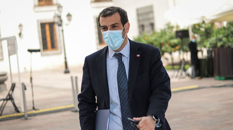 Delgado habló con bancadas para que "no prospere" el cuarto retiro