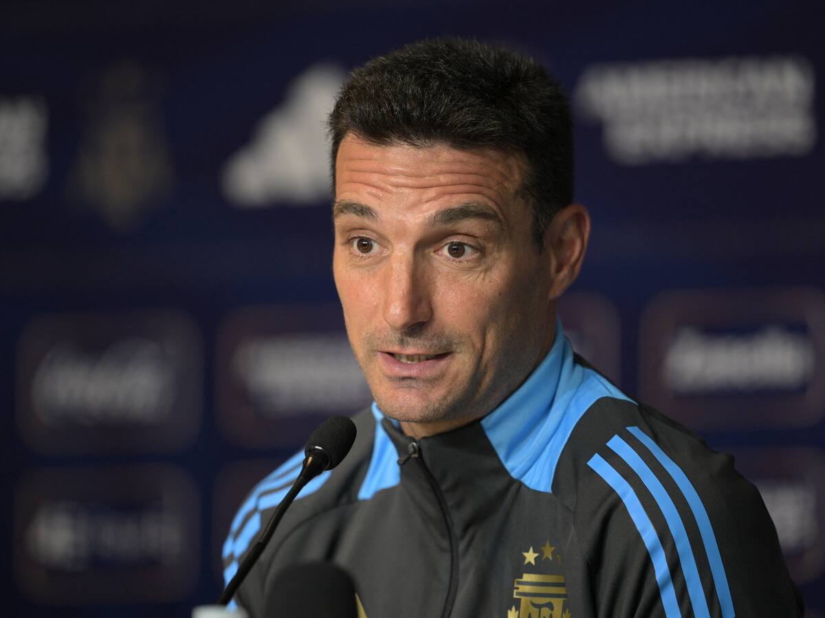 “Siempre es mejor que no estén”: Lionel Scaloni aborda las ausencias de Alexis Sánchez y Claudio Bravo en La Roja