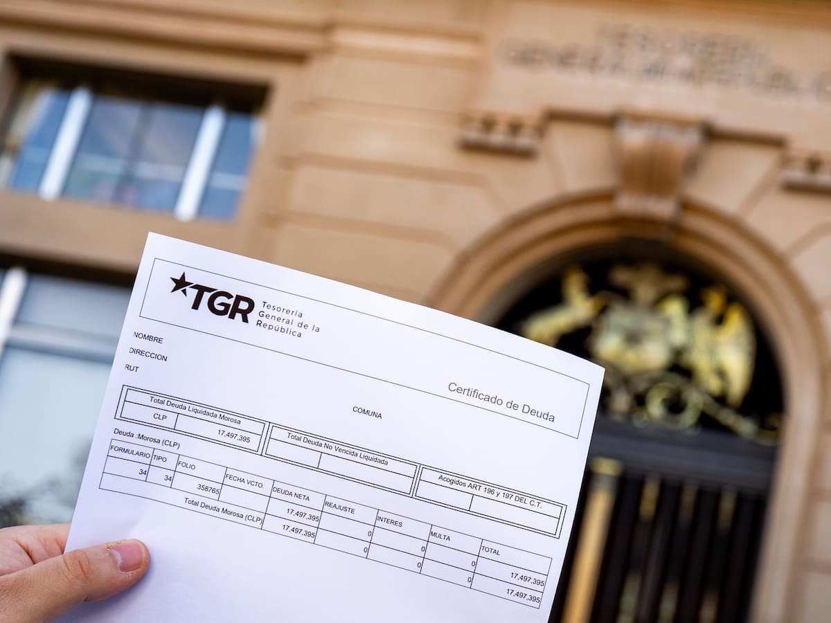Tesorería inicia proceso de cobro a deudores CAE y anuncia cómo recuperará recursos fiscales