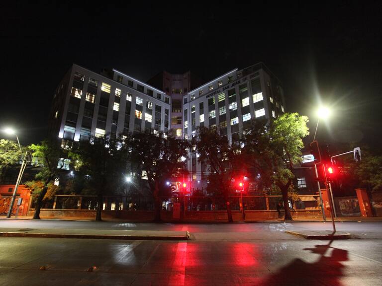 Acoso laboral, amenazas y amedrentamiento: 8 meses sin respuesta a un sumario administrativo al interior del Hospital San Juan de Dios