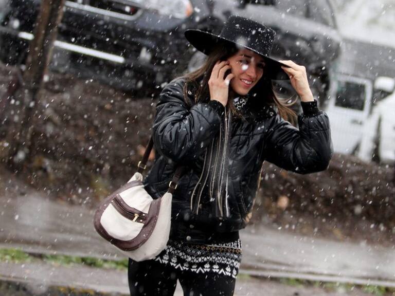 16 de Septiembre de 2013/SANTIAGOEn la comuna de Lo Barnechea sectores de la Dehesa y el Arrayan se registraron inusuales nevazones para la fecha.
FOTO: RODRIGO SÁENZ/AGENCIAUNO.