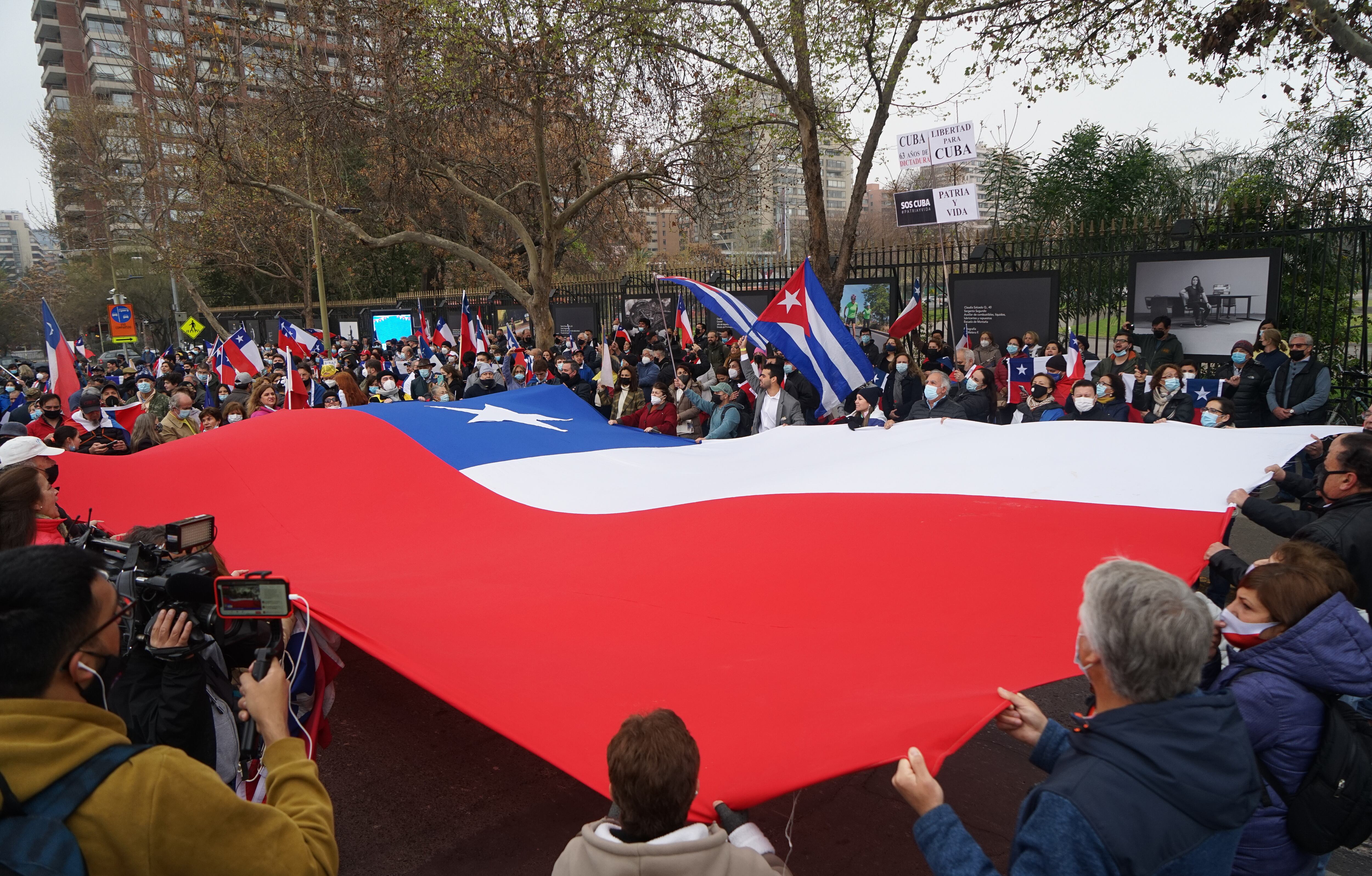 Adherentes de la dictadura recordaron el golpe de Estado. Foto: Agencia Uno