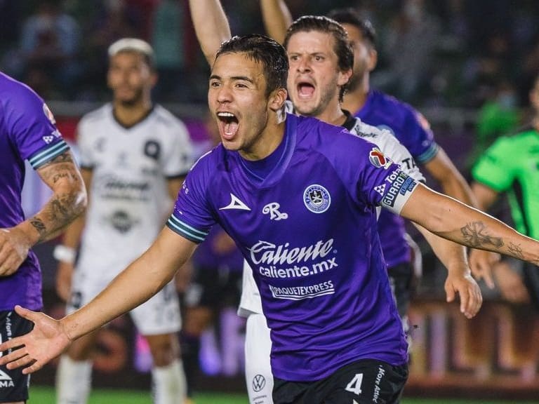 Jornada redonda: Nicolás Díaz portó la jineta de capitán y anotó en la goleada del Mazatlán sobre el Querétaro