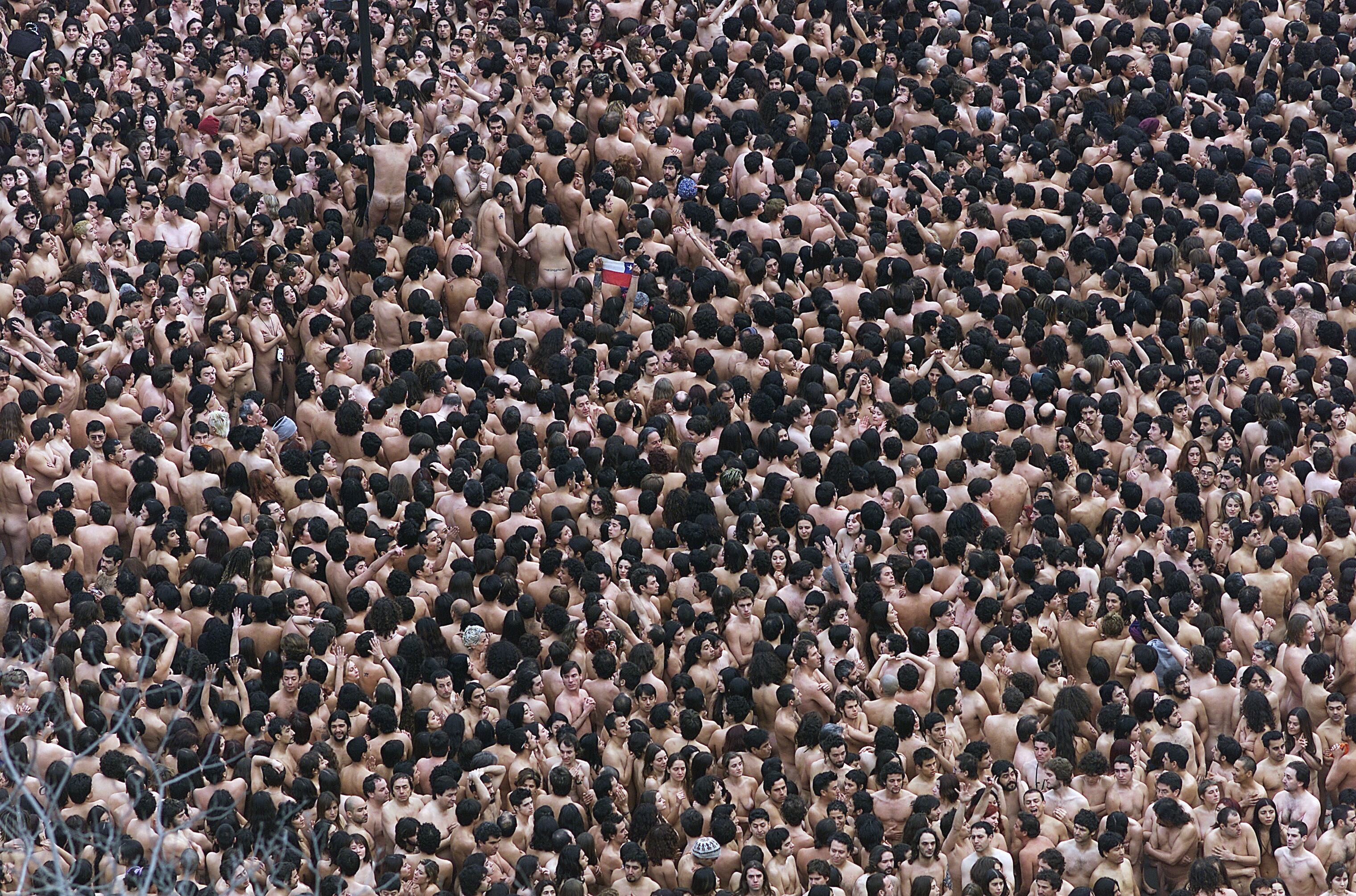 Spencer Tunick en el Parque Forestal de Santiago de Chile