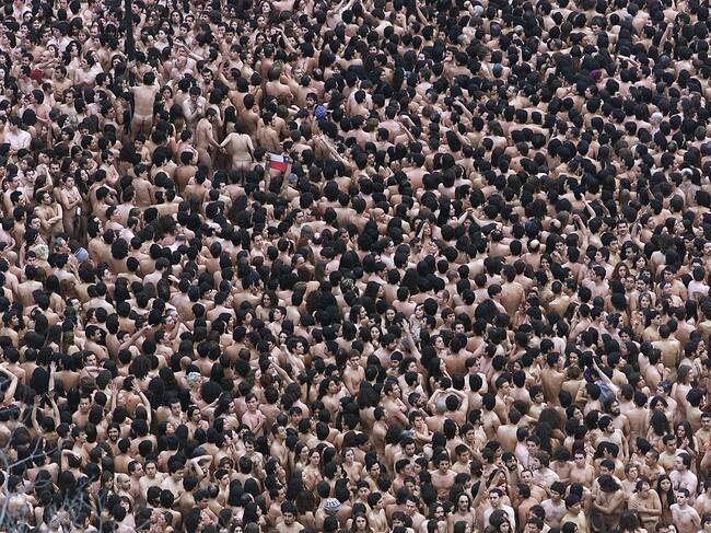 Spencer Tunick en el Parque Forestal de Santiago de Chile