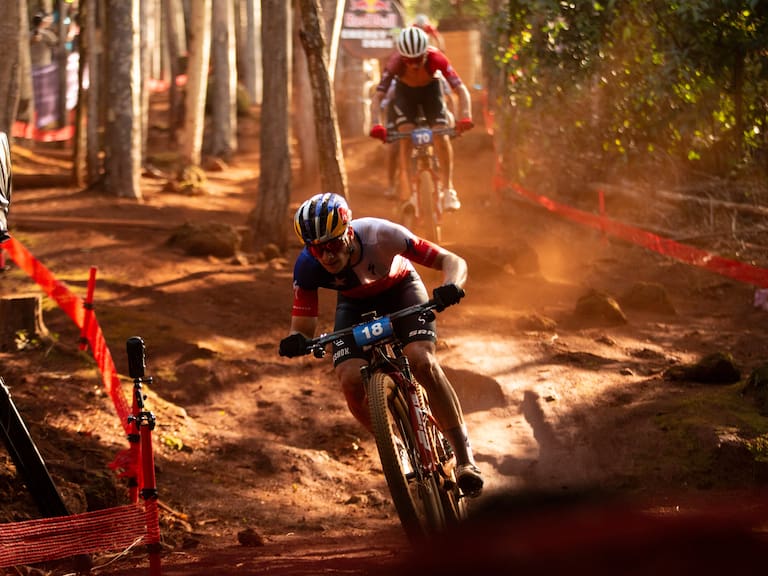Martín Vidaurre se corona campeón nacional de ciclismo cross country
