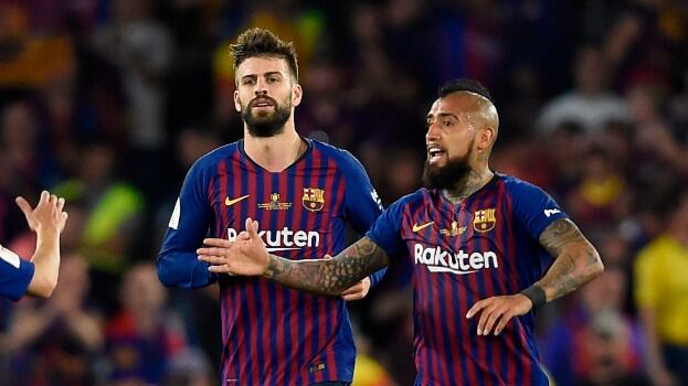 "Esto lo decía Arturo Vidal": Piqué recuerda al volante chileno tras escuchar inesperado insulto del Kun Agüero 